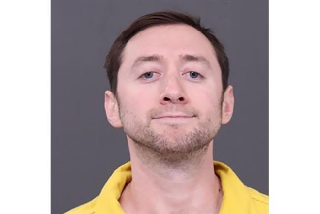 Man charged with beheading father carried photos of federal buildings, bomb plans, DA says | iNFOnews.ca Man charged with beheading father carried photos of federal buildings, bomb plans, DA says | iNFOnews.ca