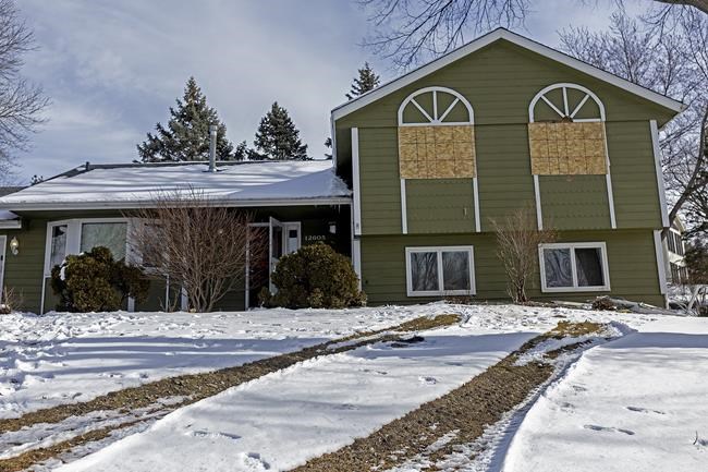 A shaken Minnesota community gets some answers on the killings of 2 officers and 1 firefighter | iNFOnews.ca A shaken Minnesota community gets some answers on the killings of 2 officers and 1 firefighter | iNFOnews.ca