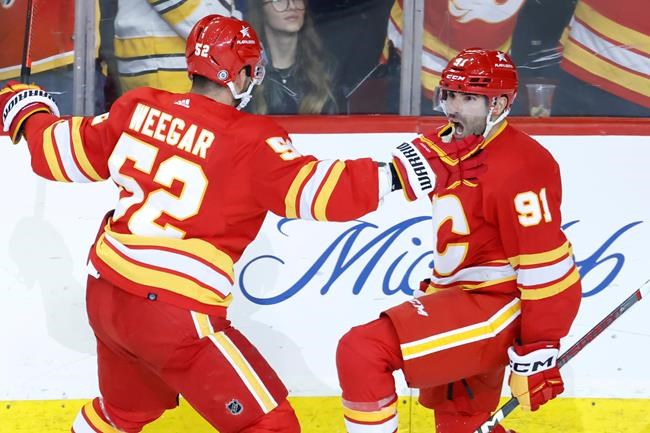 Kadri's OT winner lifts Flames past Bruins 3-2 for second straight win | iNFOnews.ca Kadri's OT winner lifts Flames past Bruins 3-2 for second straight win | iNFOnews.ca