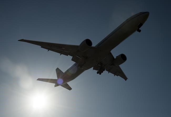 'Fiasco': Lynx passengers left scrambling after airline announces shutdown | iNFOnews.ca