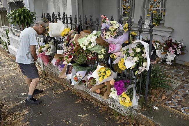 Divers search for bodies of Sydney couple allegedly shot dead by jilted police officer | iNFOnews.ca