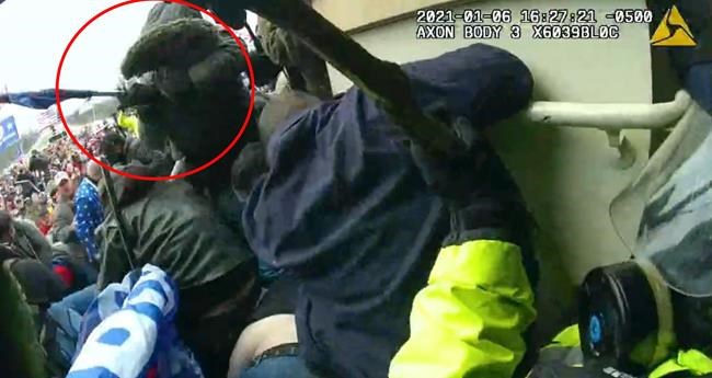 Man who attacked police with hockey stick during Capitol riot gets over 3 years in prison | iNFOnews.ca Man who attacked police with hockey stick during Capitol riot gets over 3 years in prison | iNFOnews.ca