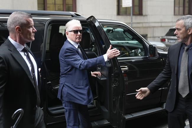 Don Henley wraps up testimony in Eagles lyric sheets case, saying they were his property | iNFOnews.ca