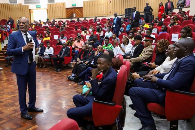 Kenya and Haiti sign agreements to try and salvage plan to deploy Kenyan police to battle gangs | iNFOnews.ca