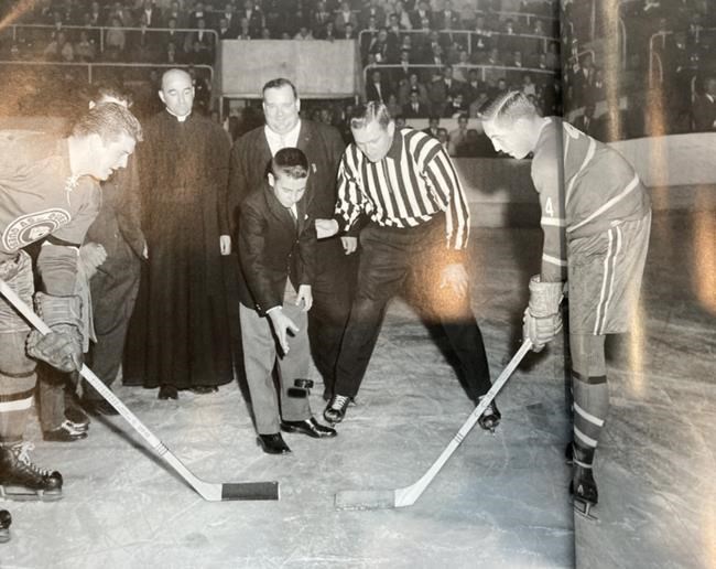 Quebec City police make arrest in Jean Béliveau photo theft from peewee tourney | iNFOnews.ca Quebec City police make arrest in Jean Béliveau photo theft from peewee tourney | iNFOnews.ca