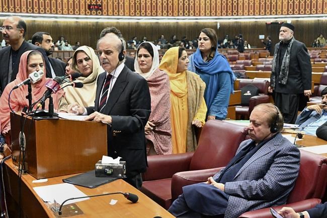 Shehbaz Sharif returns as Pakistan's new premier as Imran Khan allies in parliament allege rigging | iNFOnews.ca Shehbaz Sharif returns as Pakistan's new premier as Imran Khan allies in parliament allege rigging | iNFOnews.ca