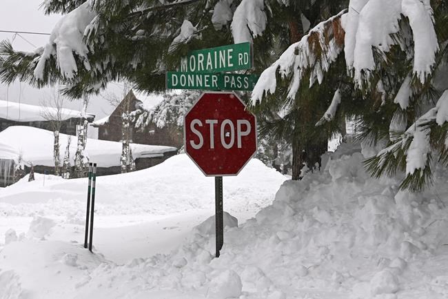 California ski resort workers tunnel their way into the office after getting 10 feet of snow | iNFOnews.ca