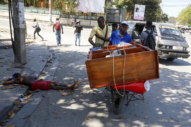 Gangs in Haiti try to seize control of main airport in newest attack on key government sites | iNFOnews.ca Gangs in Haiti try to seize control of main airport in newest attack on key government sites | iNFOnews.ca