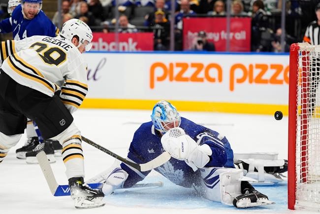 Zacha scores twice, Bruins down Maple Leafs 4-1 in potential playoff preview | iNFOnews.ca