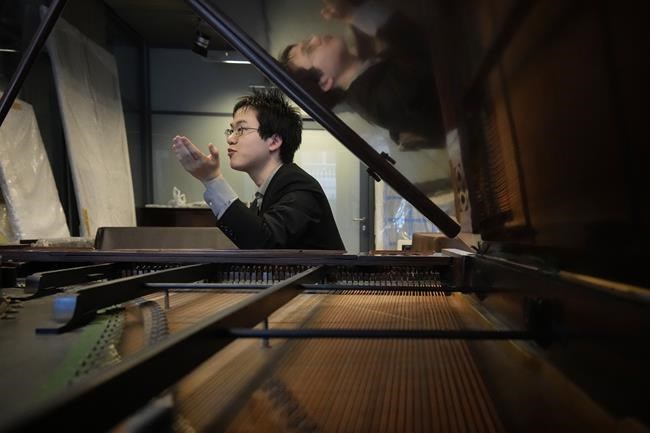 Chopin lovers can't meet their hero, but this pianist got to do the next best thing | iNFOnews.ca