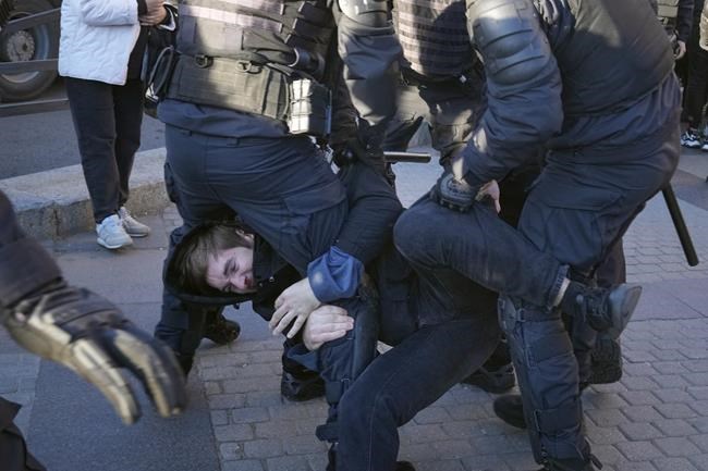 A lonely radio nerd. A poet. Vladimir Putin's crackdown sweeps up ordinary Russians | iNFOnews.ca A lonely radio nerd. A poet. Vladimir Putin's crackdown sweeps up ordinary Russians | iNFOnews.ca