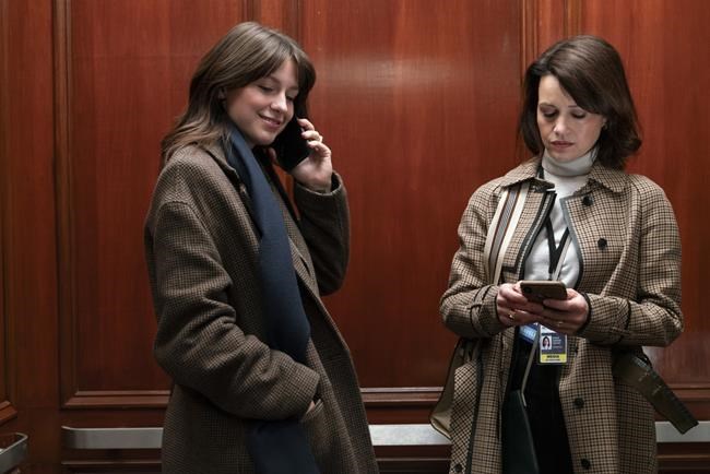 'The Girls on the Bus' takes you on a soapy ride with reporters following presidential campaigns | iNFOnews.ca 'The Girls on the Bus' takes you on a soapy ride with reporters following presidential campaigns | iNFOnews.ca