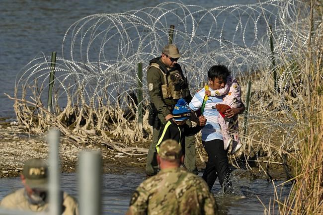 Supreme Court extends block on Texas law that would allow police to arrest migrants | iNFOnews.ca Supreme Court extends block on Texas law that would allow police to arrest migrants | iNFOnews.ca