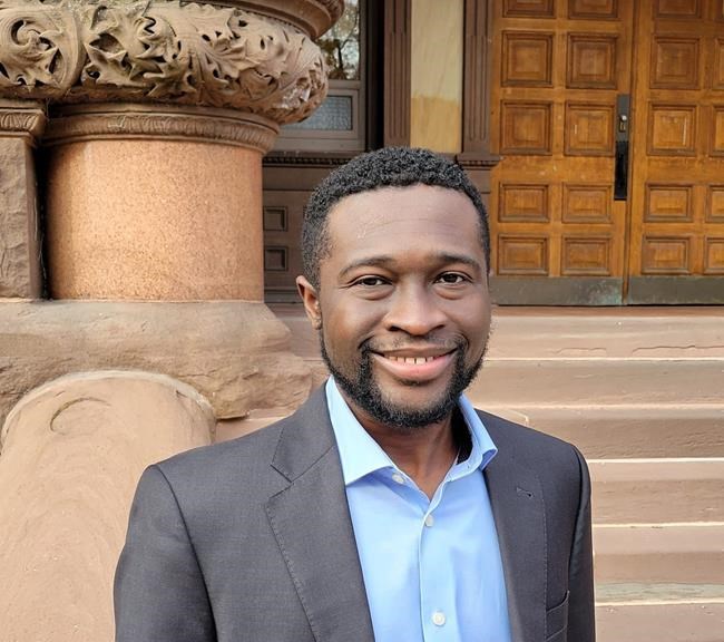Few Black medical students are pursuing a career in surgery. A new study explains why | iNFOnews.ca