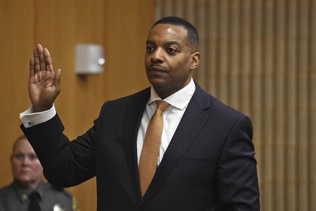 Jury begins deliberating manslaughter case against Connecticut trooper who killed man in stolen car | iNFOnews.ca