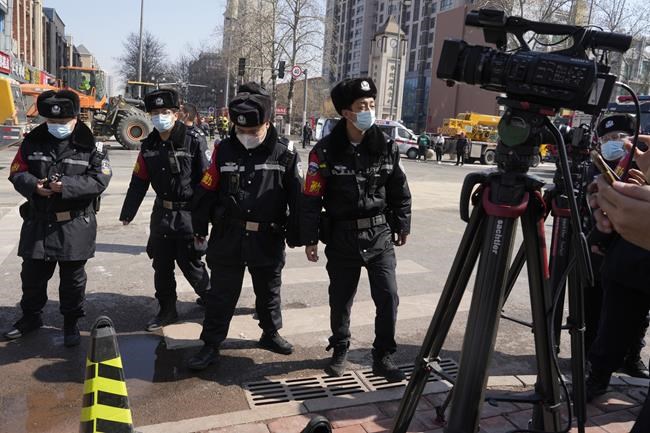Chinese city officials issue a rare apology after authorities harass journalists on live TV | iNFOnews.ca Chinese city officials issue a rare apology after authorities harass journalists on live TV | iNFOnews.ca