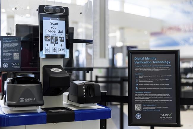 Migrants lacking passports must now submit to facial recognition to board flights in US | iNFOnews.ca Migrants lacking passports must now submit to facial recognition to board flights in US | iNFOnews.ca
