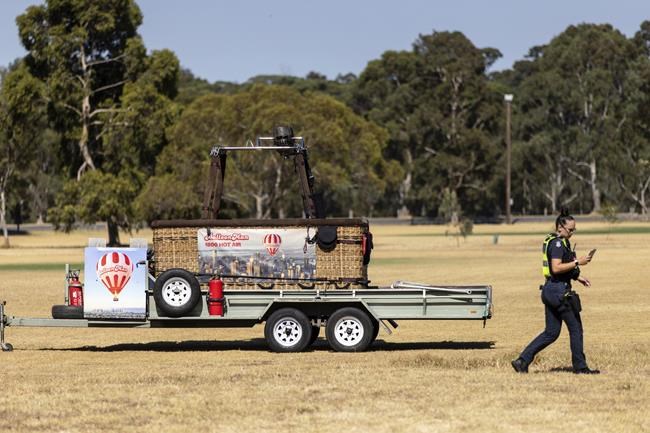 A man has fallen to his death from a hot-air balloon in Australia | iNFOnews.ca A man has fallen to his death from a hot-air balloon in Australia | iNFOnews.ca