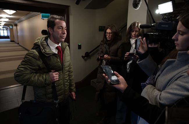 MP Housefather 'reflecting' on future with the Liberals after Middle East motion vote | iNFOnews.ca MP Housefather 'reflecting' on future with the Liberals after Middle East motion vote | iNFOnews.ca