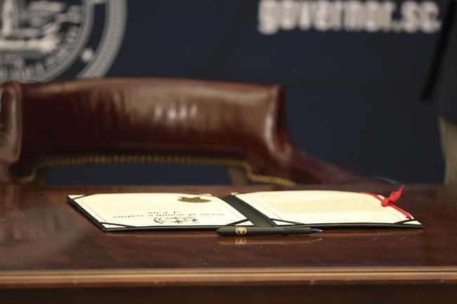 South Carolina's governor marks new gun law with ceremonial bill signing | iNFOnews.ca South Carolina's governor marks new gun law with ceremonial bill signing | iNFOnews.ca
