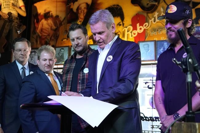 Tennessee just became the first state to protect musicians and other artists against AI | iNFOnews.ca