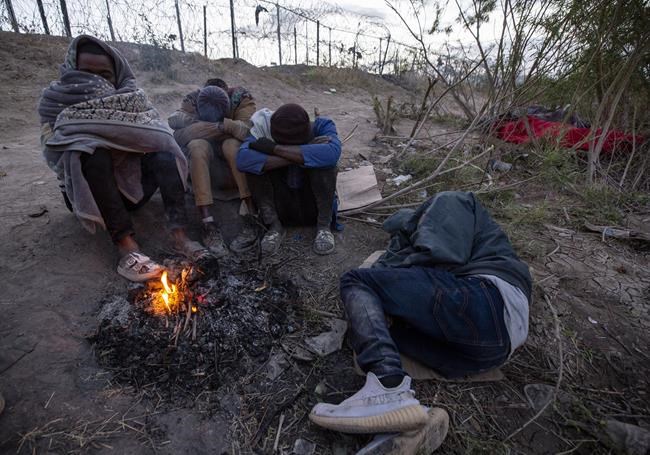 Law enforcement officials in Texas wonder how they will enforce migrant arrest law | iNFOnews.ca