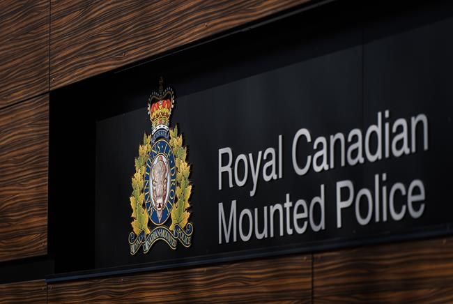 Man, woman arrested after crash in Sooke, B.C., led to 'explosive device,' police say | iNFOnews.ca
