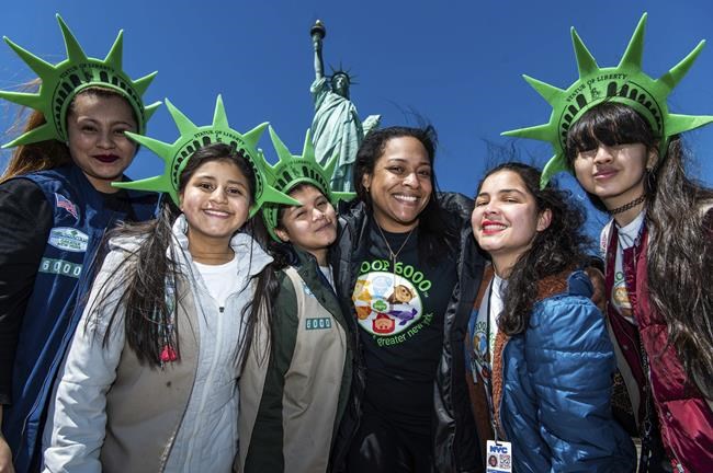 Girl Scout troop resolved to support migrants despite backlash | iNFOnews.ca Girl Scout troop resolved to support migrants despite backlash | iNFOnews.ca