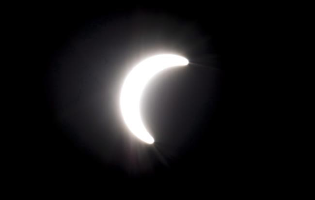 Fluid in eye cells can 'boil' if you watch the eclipse without protection: expert | iNFOnews.ca Fluid in eye cells can 'boil' if you watch the eclipse without protection: expert | iNFOnews.ca