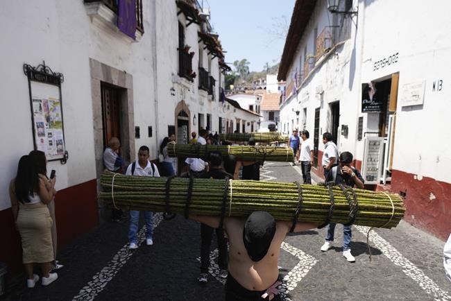 Mob in Mexico brutally beats suspected kidnapper to death hours before Holy Week procession | iNFOnews.ca