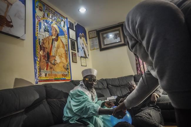 Mosques in NYC struggle to house and feed an influx of Muslim migrants this Ramadan | iNFOnews.ca Mosques in NYC struggle to house and feed an influx of Muslim migrants this Ramadan | iNFOnews.ca