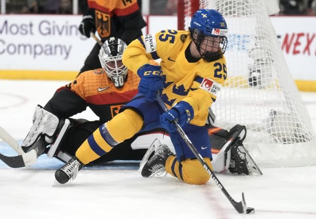 United States opens women's worlds title defence with 4-0 win over Switzerland | iNFOnews.ca