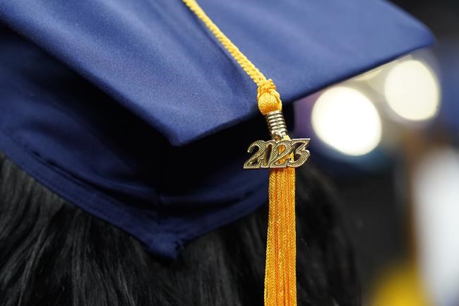 An appeals court blocks a debt relief plan for students who say they were misled by colleges | iNFOnews.ca