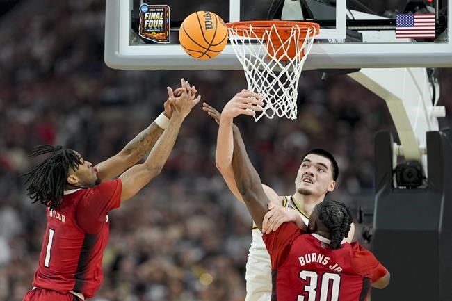 Raptors centre Kelly Olynyk impressed with NCAA star Zach Edey's improvement | iNFOnews.ca