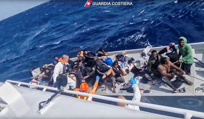 Italian coast guard rescues 22 shipwrecked people, recovers 9 bodies. Some 15 reported missing | iNFOnews.ca