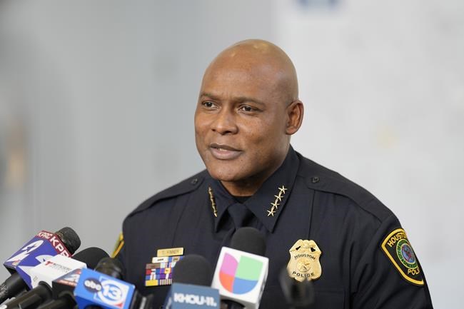 Houston mayor says police chief is out amid probe into thousands of dropped cases | iNFOnews.ca