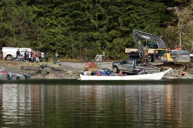 B.C. rescue team regroups after little orca thwarts capture in remote lagoon | iNFOnews.ca B.C. rescue team regroups after little orca thwarts capture in remote lagoon | iNFOnews.ca