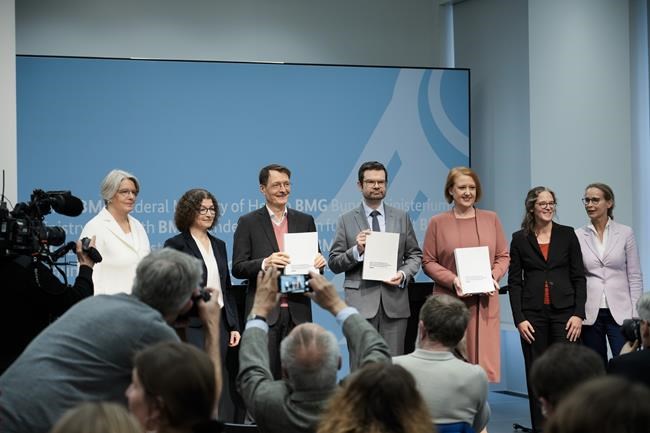 Experts group says abortion in Germany should be decriminalized during pregnancy's first 12 weeks | iNFOnews.ca Experts group says abortion in Germany should be decriminalized during pregnancy's first 12 weeks | iNFOnews.ca