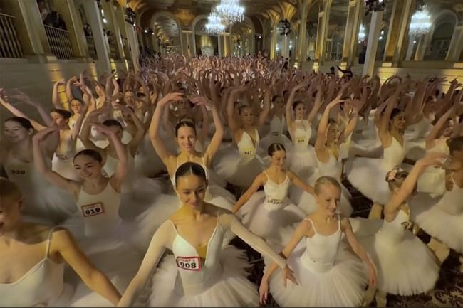 How many ballerinas can dance on tiptoes in one place? A world record 353 at New York's Plaza Hotel | iNFOnews.ca
