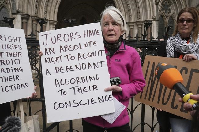 British climate protester won't be charged for sign telling jurors to vote their conscience | iNFOnews.ca