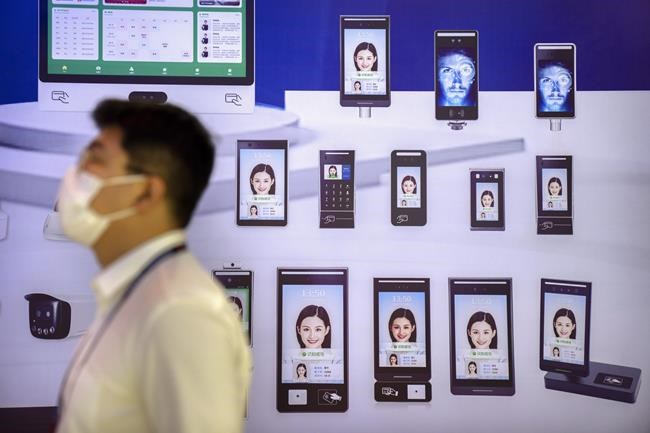 Border agency eyes smartphone facial recognition system amid privacy concerns | iNFOnews.ca
