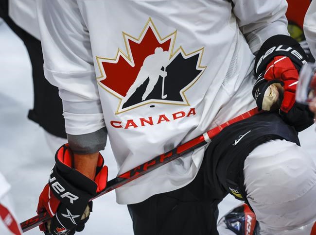 Spence has two goals and assist, Canada thumps Czechia 6-0 at U18 hockey worlds | iNFOnews.ca Spence has two goals and assist, Canada thumps Czechia 6-0 at U18 hockey worlds | iNFOnews.ca
