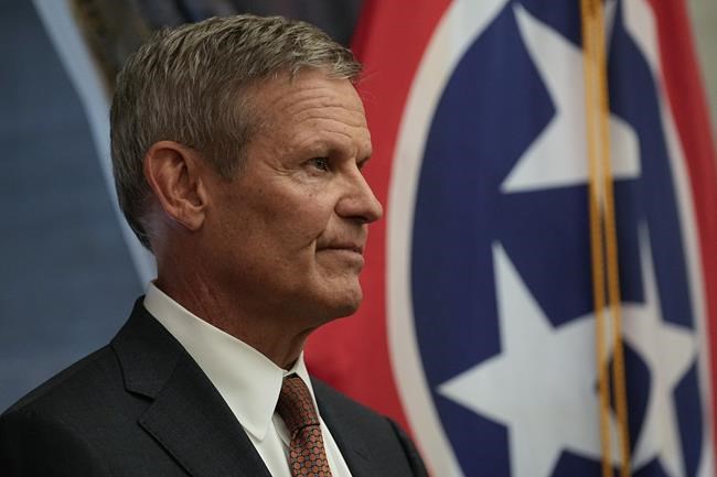 Tennessee governor signs bills to allow armed teachers nearly a year after deadly Nashville shooting | iNFOnews.ca