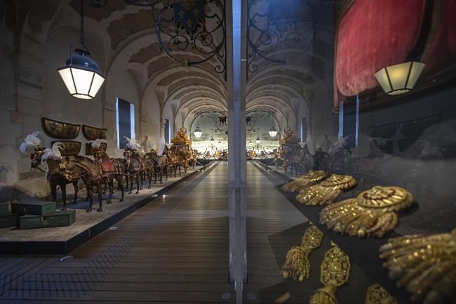 Horses show off in Versailles, keeping alive royal tradition at soon-to-be Olympic equestrian venue | iNFOnews.ca Horses show off in Versailles, keeping alive royal tradition at soon-to-be Olympic equestrian venue | iNFOnews.ca