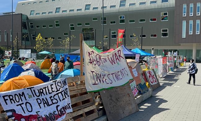 With portable toilets and barricades, Gaza protesters at UBC dig in for long haul | iNFOnews.ca