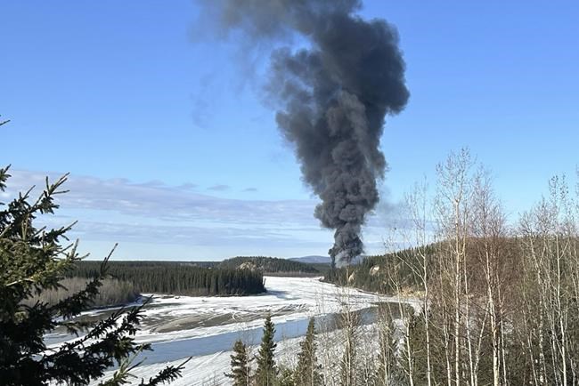 Witness says Alaska plane that crashed had smoke coming from engine after takeoff, NTSB finds | iNFOnews.ca