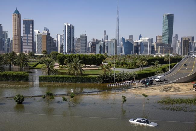 Flights to Dubai disrupted as rain hits the UAE 2 weeks after its heaviest recorded rainfall ever | iNFOnews.ca