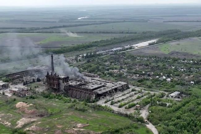 Drone footage shows Ukrainian village battered to ruins as residents flee Russian advance | iNFOnews.ca Drone footage shows Ukrainian village battered to ruins as residents flee Russian advance | iNFOnews.ca