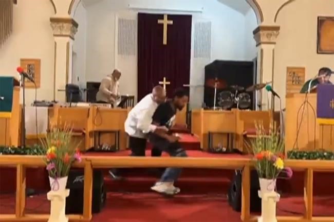 A man tried to shoot a pastor during a church service but his gun wouldn't fire, state police say | iNFOnews.ca A man tried to shoot a pastor during a church service but his gun wouldn't fire, state police say | iNFOnews.ca