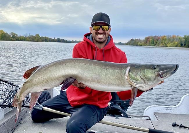 Former CFL star Brad Sinopoli tackling new waters as full-time fishing guide | iNFOnews.ca